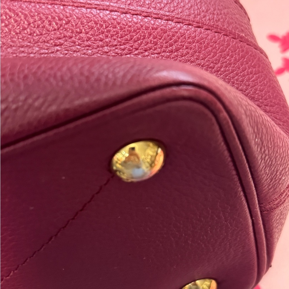 Louis Vuitton Tote - Picture 5 of 12